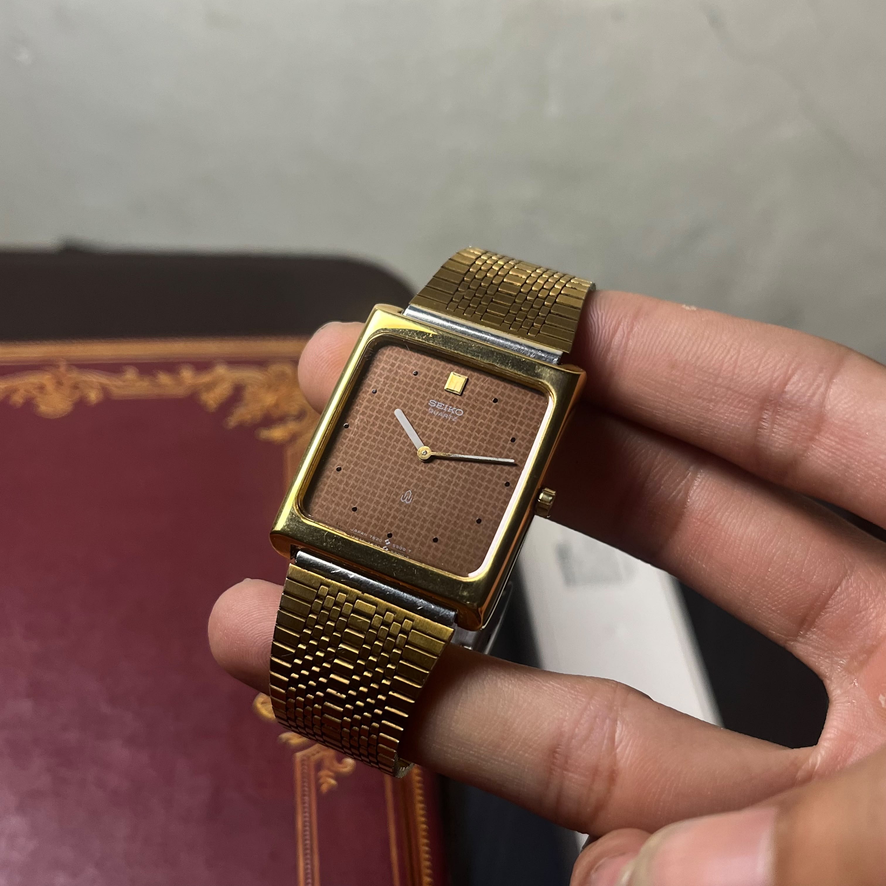 Seiko Chariot Rectangular Shiruken DarkBrown Dial 1980's