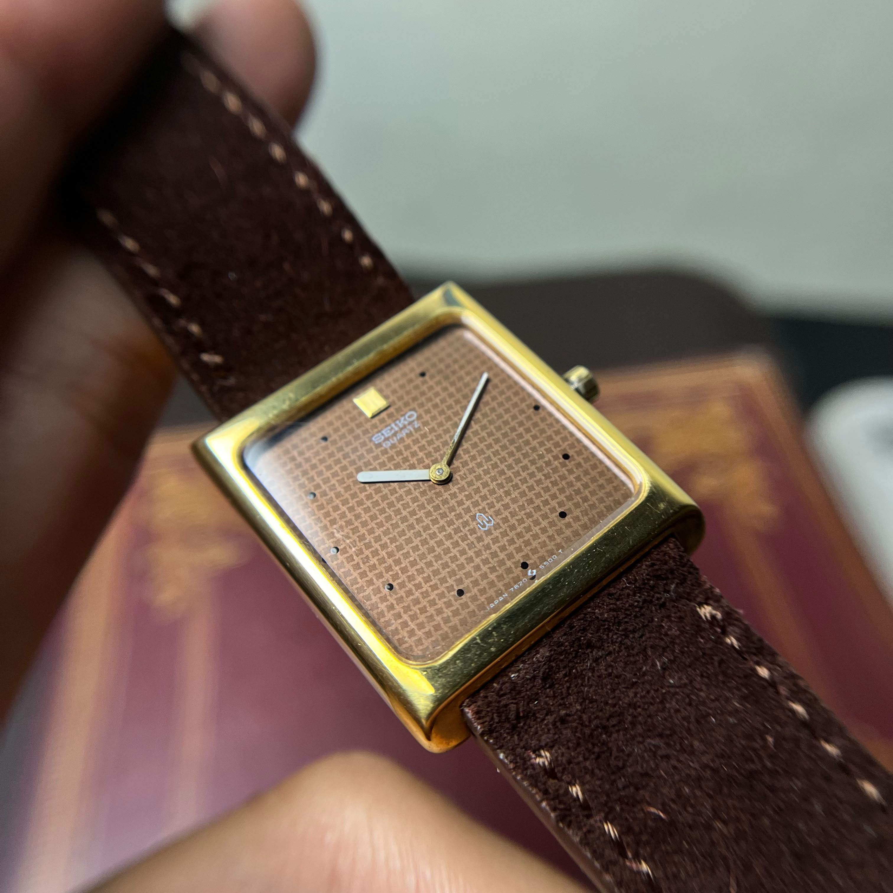 Seiko Chariot Rectangular Shiruken DarkBrown Dial 1980's Galeri 1