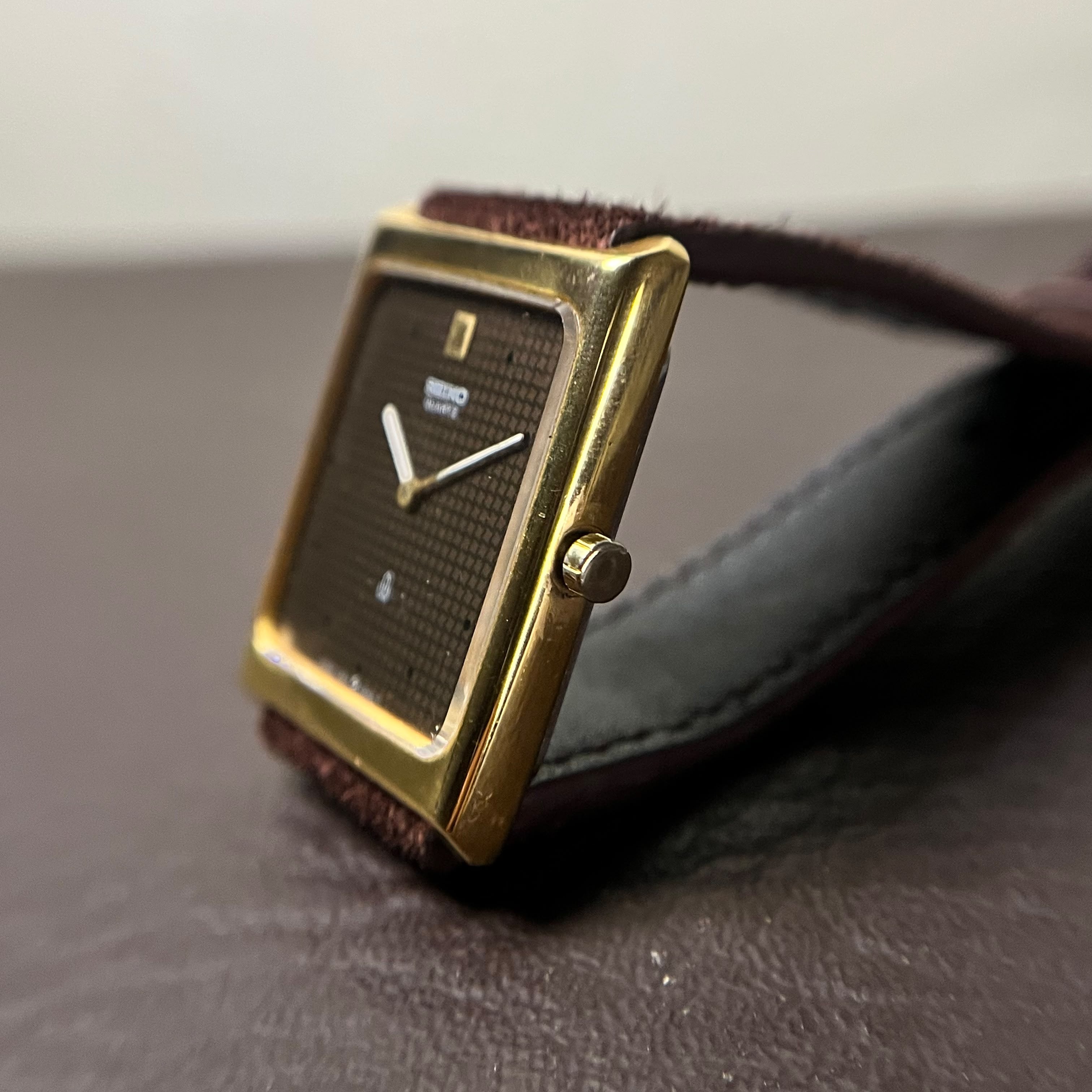 Seiko Chariot Rectangular Shiruken DarkBrown Dial 1980's Galeri 2